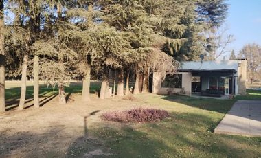Se vende Casa Quinta en Villa Esquiu