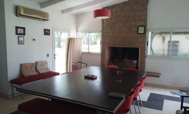 Se vende Casa Quinta en Villa Esquiu