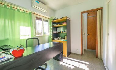 VENTA CASA EN TEMPERLEY PILETA QUINCHO