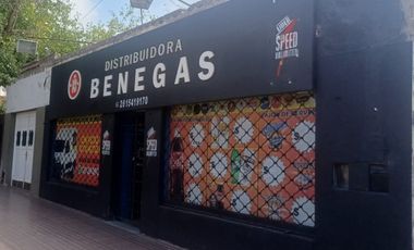 TERRENO EN GODOY CRUZ  CON PROPIEDAD A RECICLAR
