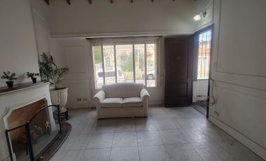 Casa en Venta, 5 amb ,con Patio, Lanús