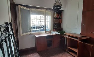 Casa en Venta, 5 amb ,con Patio, Lanús