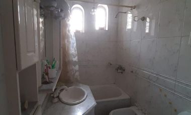 Casa en Venta, 5 amb ,con Patio, Lanús