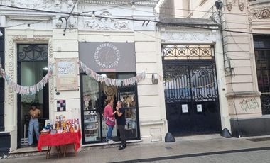 GRAN PROPIEDAD A DEMOLER o refaccionar PEATONAL SF