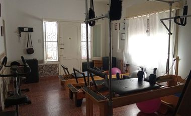 VENTA PH 3 AMBIENTES + DEPTO. 2 AMB. EN  BERNAL.