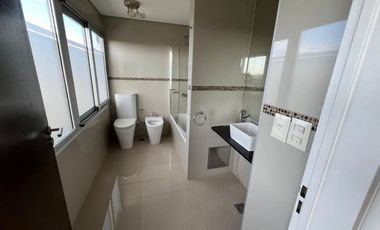 Venta departamento 3 ambientes con vista al Rio