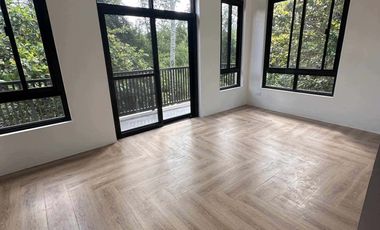 House & Lot for Sale in Tagaytay City-MC
