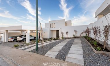 Casa en Arriendo en Monseñor Adolfo Rodriguez