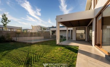 Casa en Arriendo en Monseñor Adolfo Rodriguez