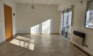 Departamento con cochera en alquiler en Caseros, Tres de Febrero, Provincia de Buenos Aires