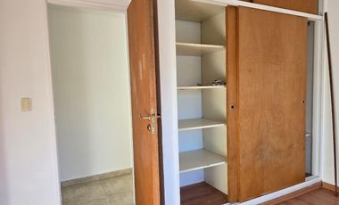 Departamento con cochera en alquiler en Caseros, Tres de Febrero, Provincia de Buenos Aires