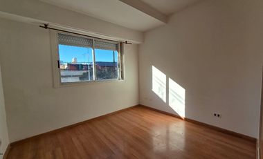 Departamento con cochera en alquiler en Caseros, Tres de Febrero, Provincia de Buenos Aires
