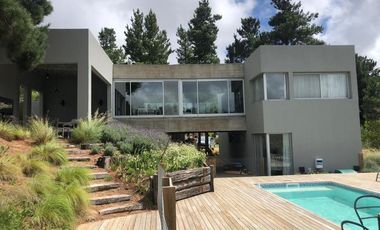 Casa con picsina, 4  Dormitorios 3 Baños Senderos l lote 61