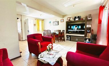 Casa en Venta en Av Las Torres - Piedra Roja