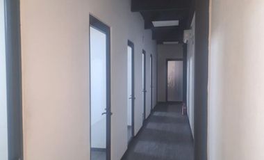 EDIFICIO COMERCIAL MULTINIVEL EN VENTA  ZONA CÉNTRICA DE QUERÉTARO A 1 MIN DE AVENIDA CONSITUYENTES Y 5 MINS DE ALAMEDA Y GOMEZ MORIN.