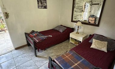 Casa más depto. a la venta en Costa del Este - Los Cedros e/ Dalias y Cisantemos al 734