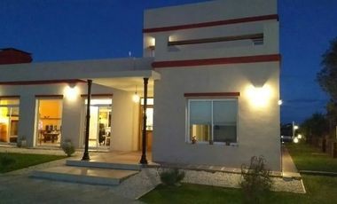 Casa con Pileta - Costa Esmeralda - Barrio Ecuestre - Lote 338