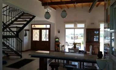 Casa con Pileta - Costa Esmeralda - Barrio Ecuestre - Lote 338