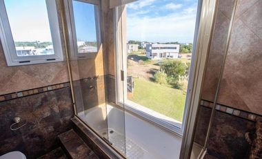 RESEIDENCIAL 1449 CASA 3 DOMITORIOS 2 BAÑOS COSTA ESMERALDA