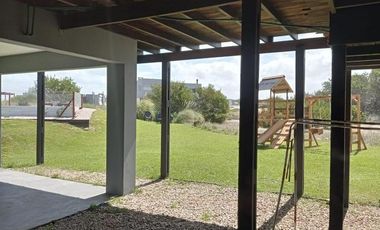 RESEIDENCIAL 1449 CASA 3 DOMITORIOS 2 BAÑOS COSTA ESMERALDA