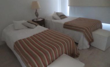 CASA DE 3 DORMITORIOS C/ PISCINA SENDEROS 2