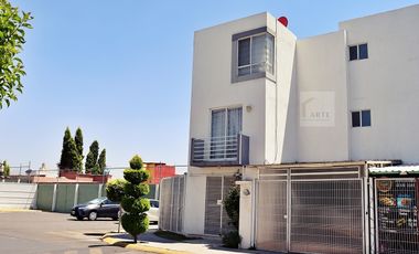 Casa en Condominio en Venta, Los Heroes Chalco III, Estado de Mexico