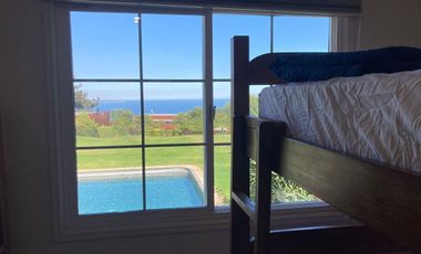 Casa en arriendo  año corrido en exclusivo condominio de Cachagua