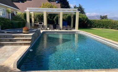 Casa en arriendo  año corrido en exclusivo condominio de Cachagua