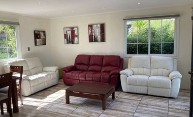 Casa en arriendo  año corrido en exclusivo condominio de Cachagua