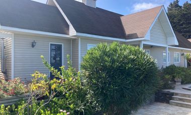 Casa en arriendo  año corrido en exclusivo condominio de Cachagua