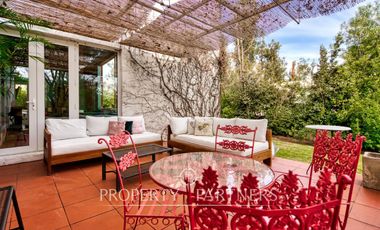 Linda casa, muy luminosa, excelentes espacios