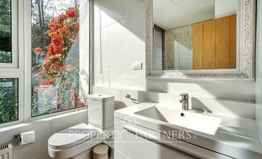 Linda casa, muy luminosa, excelentes espacios