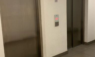 OPORTUNIDAD !!! Metro Ricardo Cumming Depto Semi Amoblado 1 D 1 B y Estacionmiento