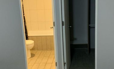 OPORTUNIDAD !!! Metro Ricardo Cumming Depto Semi Amoblado 1 D 1 B y Estacionmiento