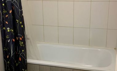 OPORTUNIDAD !!! Metro Ricardo Cumming Depto Semi Amoblado 1 D 1 B y Estacionmiento