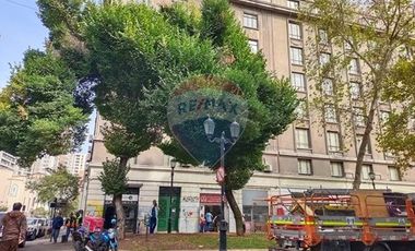 Arriendo amplia oficina Paseo Bulnes