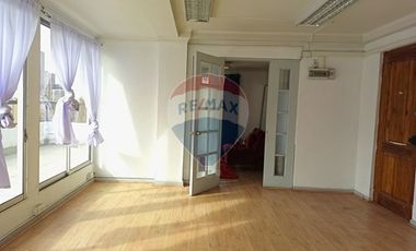 Arriendo amplia oficina Paseo Bulnes