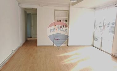 Arriendo amplia oficina Paseo Bulnes