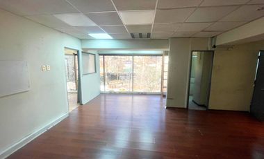 ARRIENDO Oficina de 120 m2, Metro Los Leones