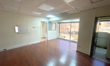 ARRIENDO Oficina de 120 m2, Metro Los Leones