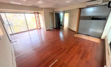 ARRIENDO Oficina de 120 m2, Metro Los Leones