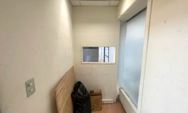 ARRIENDO Oficina de 120 m2, Metro Los Leones