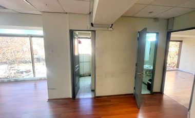 ARRIENDO Oficina de 120 m2, Metro Los Leones