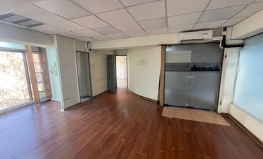 ARRIENDO Oficina de 120 m2, Metro Los Leones