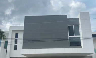 Casa en renta en privada