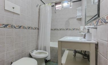 PH EN VENTA CON PATIOS Y TERRAZA