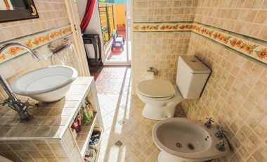 PH EN VENTA CON PATIOS Y TERRAZA