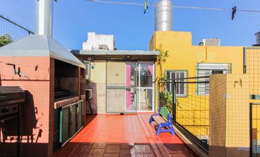 PH EN VENTA CON PATIOS Y TERRAZA