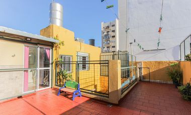 PH EN VENTA CON PATIOS Y TERRAZA