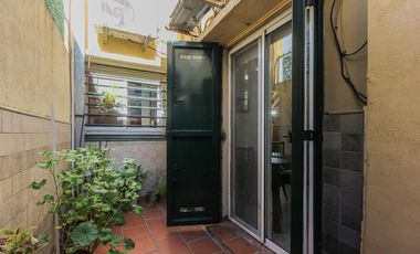 PH EN VENTA CON PATIOS Y TERRAZA